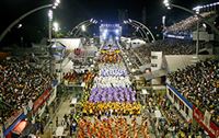 Leia mais sobre o artigo Grupo de associados organiza desfile em escola de samba