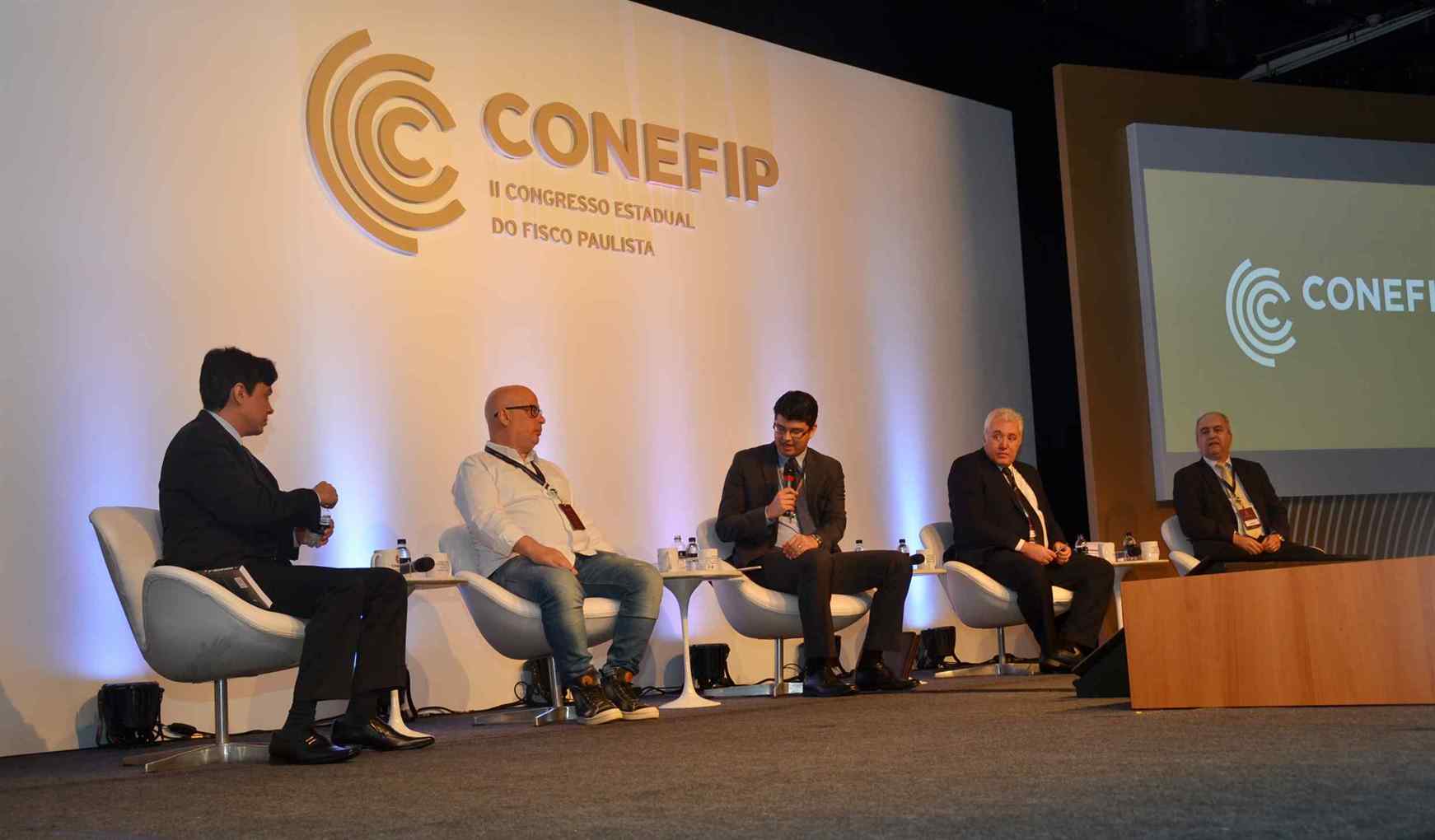 No momento, você está visualizando Terceirização não pode alcançar carreiras típicas de Estado