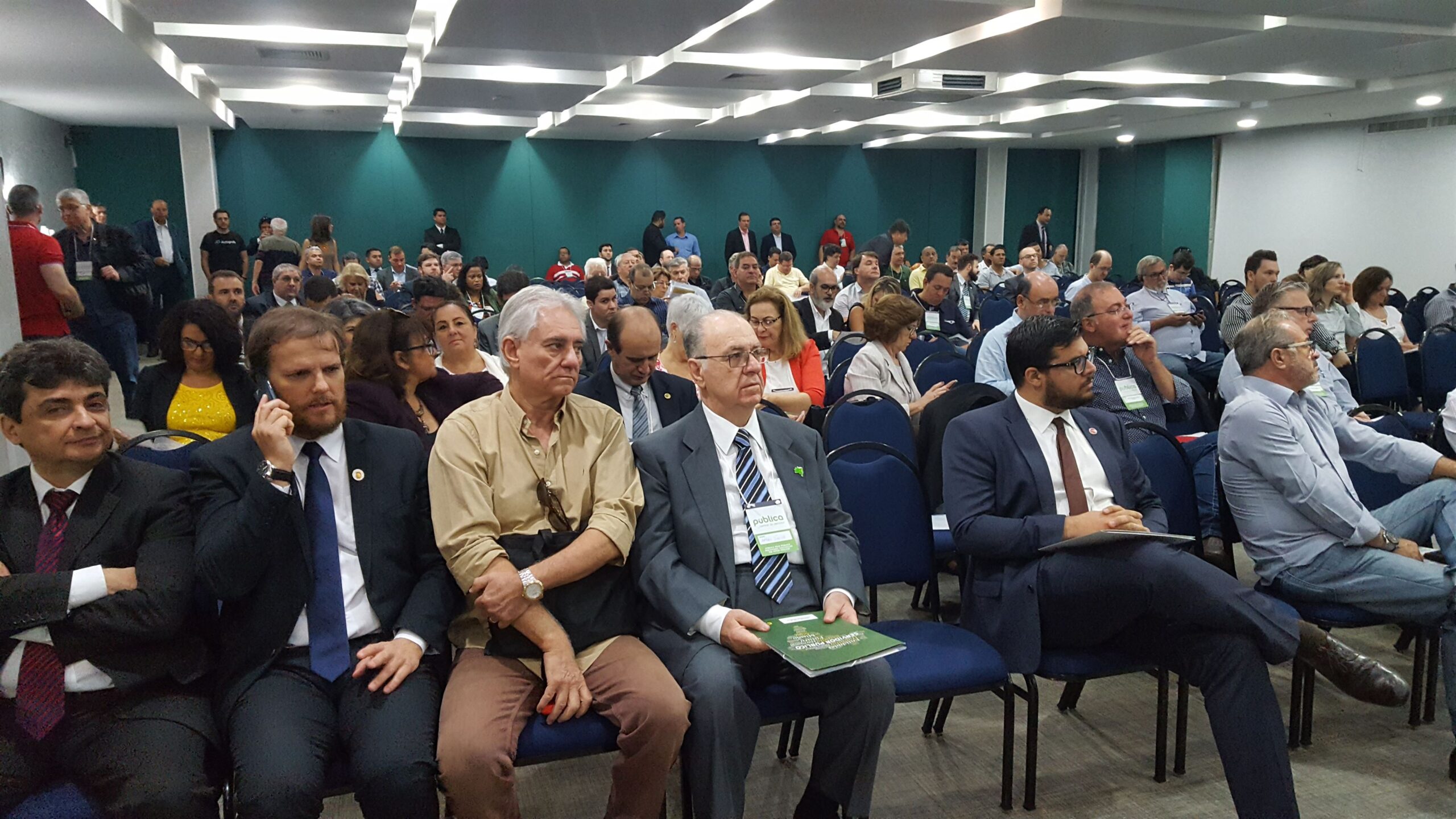 No momento, você está visualizando Medida provisória que adia reajuste salarial é discutida em Encontro da Pública