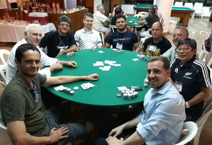 mesa final poker