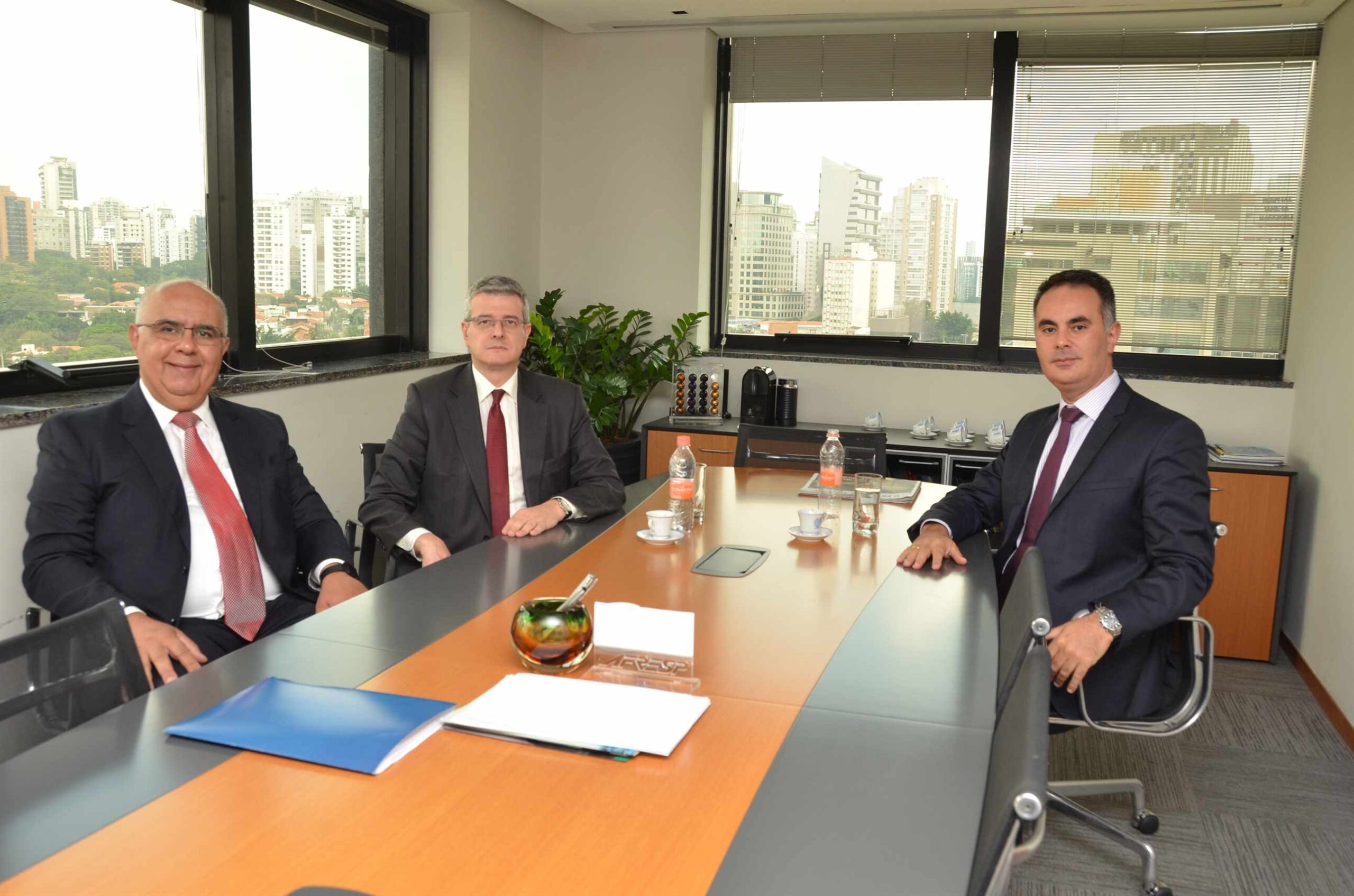 No momento, você está visualizando Presidente Spada recebe autoridades da SPPREV e da Procuradoria do Estado