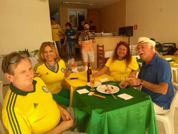 No momento, você está visualizando Associados de Taubaté assistem à Copa do Mundo 2018 com direito a churrasco