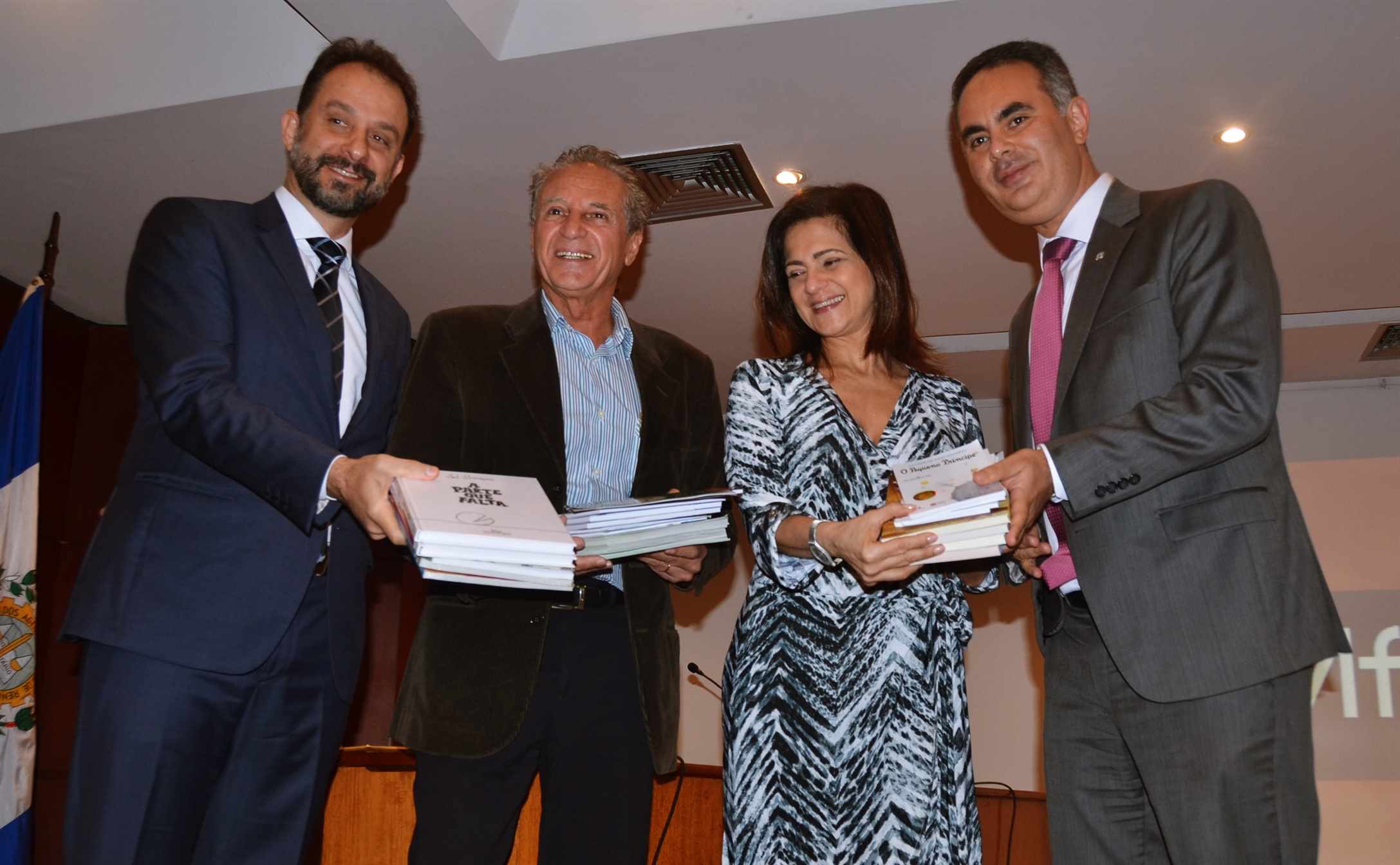 No momento, você está visualizando Primeira-dama Lúcia França elogia Fundafresp e lança campanha de livros usados