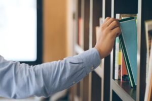 Leia mais sobre o artigo Lançamento de livro “Reformas ou Deformas Financeiras e Tributárias” ocorre na próxima semana
