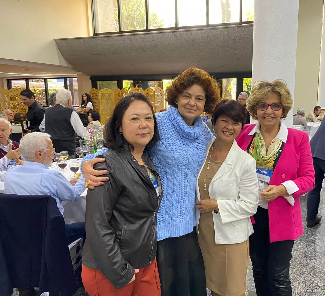 No momento, você está visualizando Mesas cheias marcam o Almoço de Aposentados