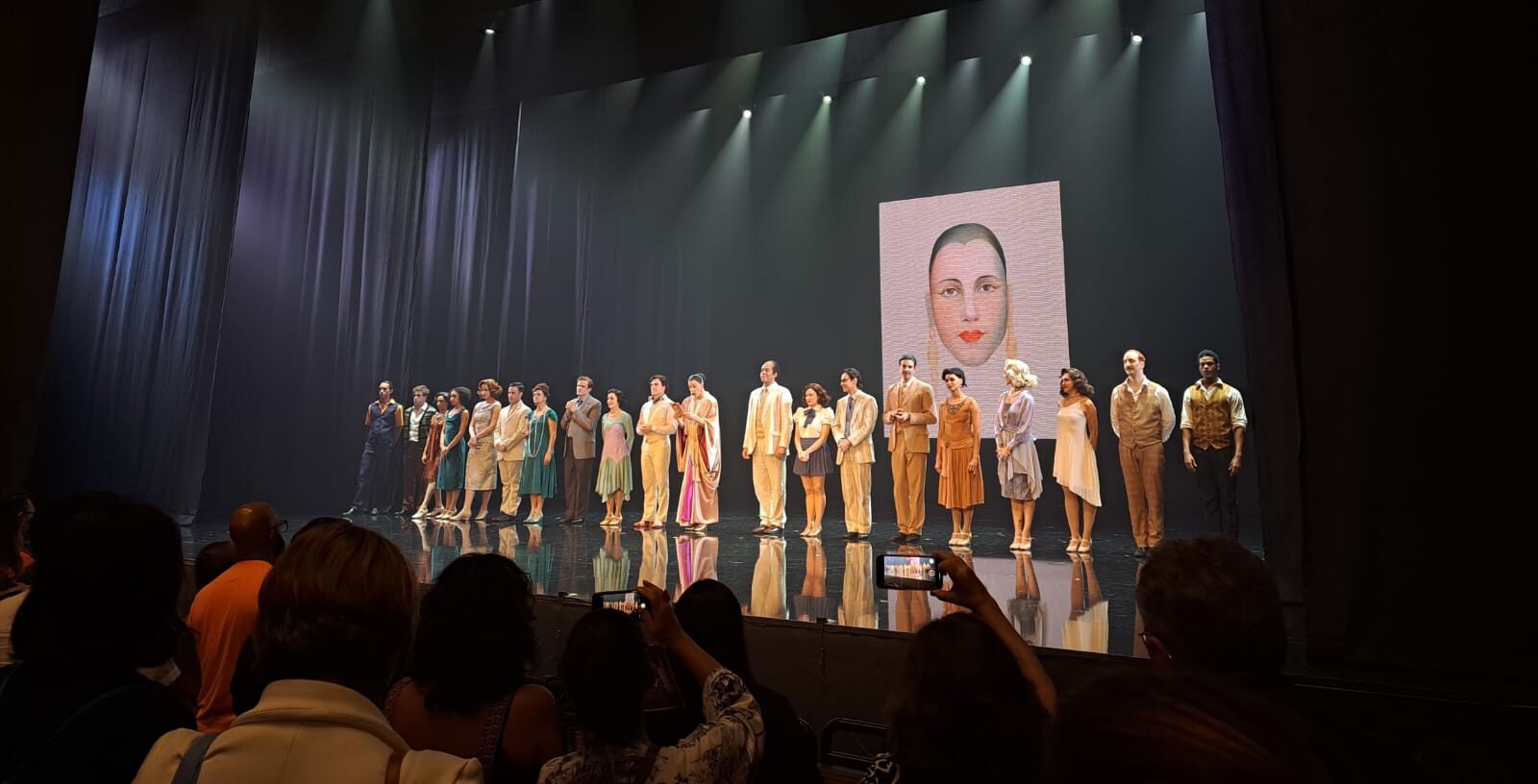 No momento, você está visualizando Aposentados prestigiam o musical ‘Tarsila, a Brasileira’