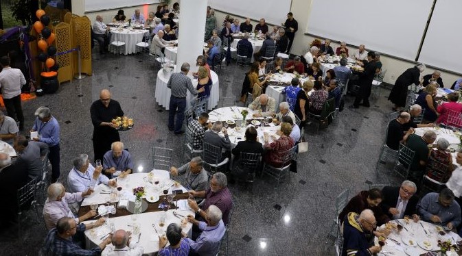 No momento, você está visualizando Almoço dos aposentados reúne 150 colegas em clima de união e amizade