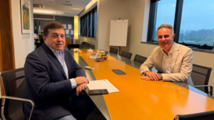 Leia mais sobre o artigo Presidente Rodrigo Spada recebe visita do deputado estadual Jorge Caruso