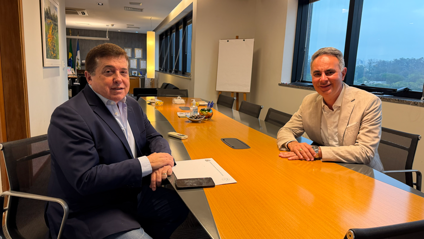 No momento, você está visualizando Presidente Rodrigo Spada recebe visita do deputado estadual Jorge Caruso